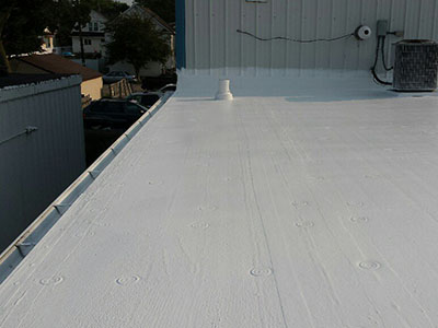 Commercial roof cleaning contractor in Dallas Texas