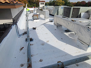Commercial single ply roof